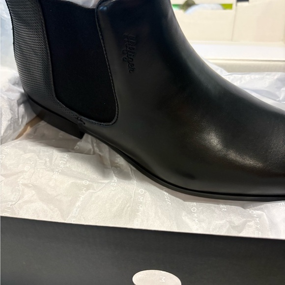Tommy Hilfiger Black Leather Ankle Boots - Picture 7 of 7
